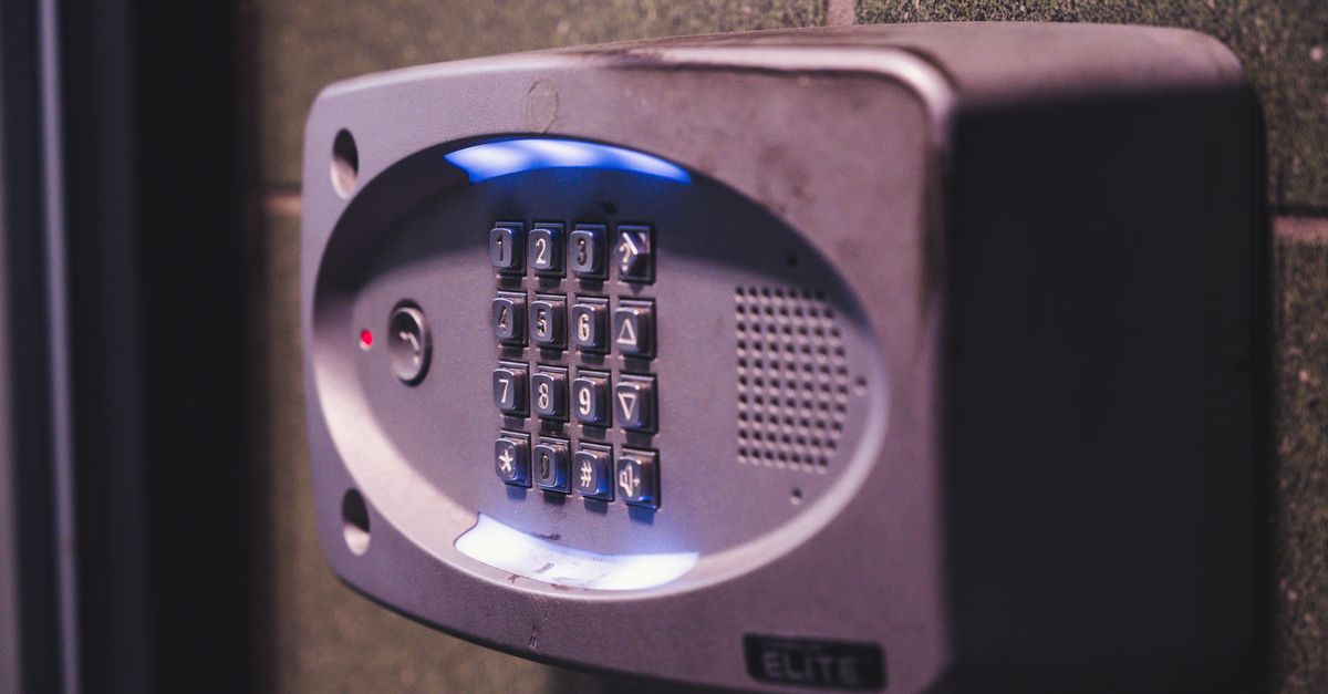 Commercial Safe Opening: How Professionals Access a Locked Business Safe — Evanston Locksmith Inc